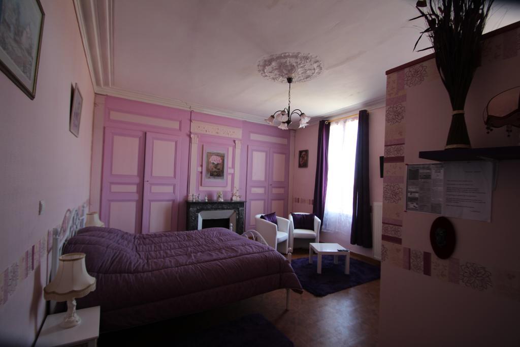 Domaine Des Roses Bed & Breakfast Vaudelnay Oda fotoğraf
