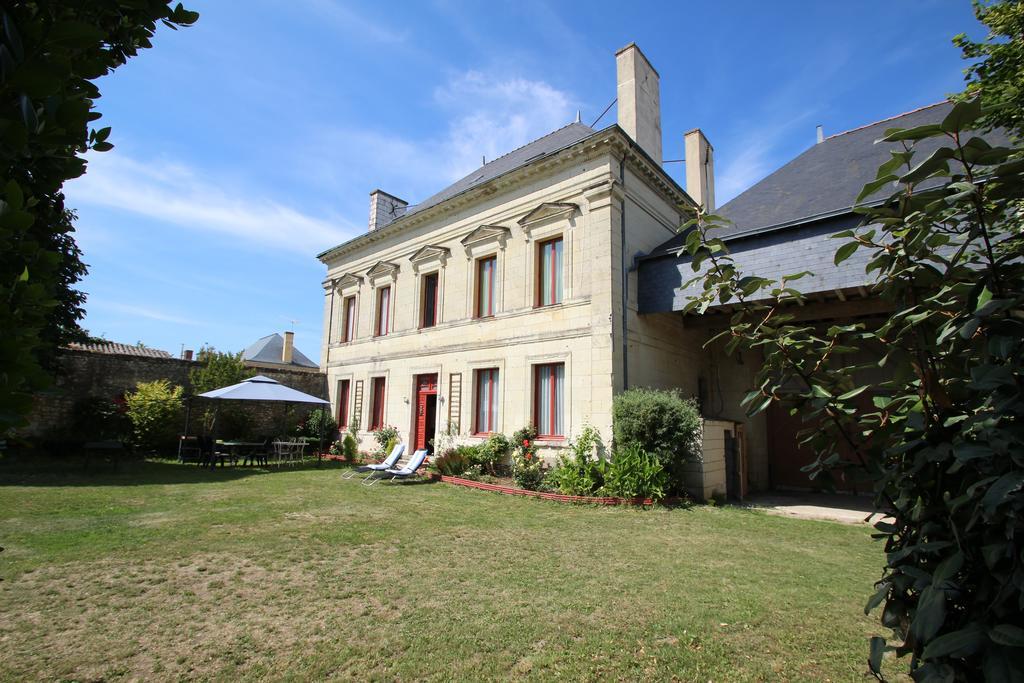 Domaine Des Roses Bed & Breakfast Vaudelnay Dış mekan fotoğraf