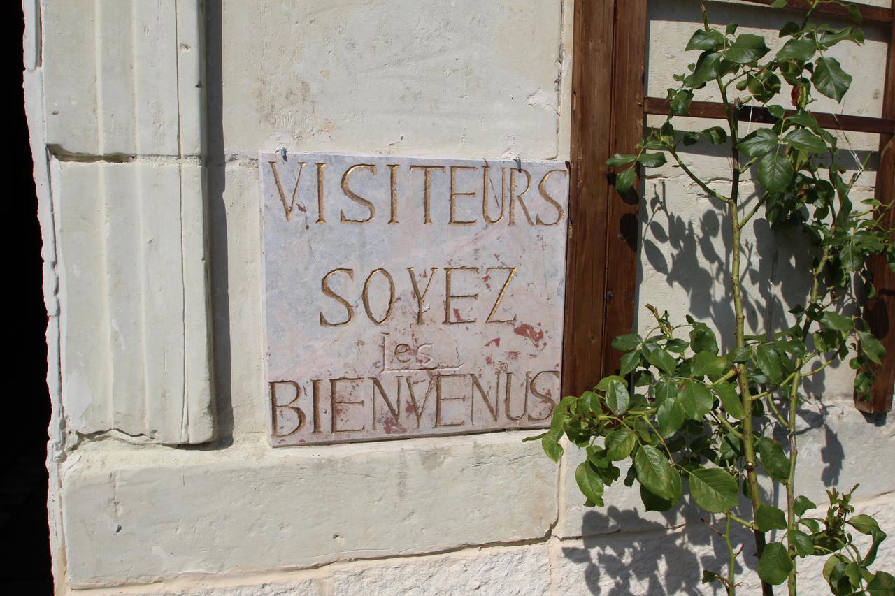 Domaine Des Roses Bed & Breakfast Vaudelnay Dış mekan fotoğraf